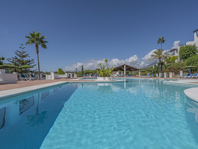 4 Soveroms Rekkehus i Nueva Andalucía