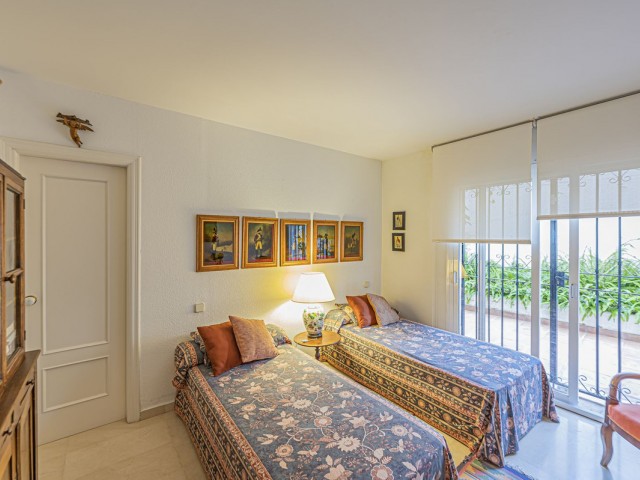 4 Soveroms Rekkehus i Nueva Andalucía