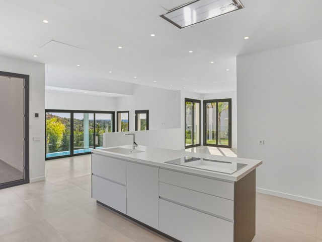 Villa avec 4 Chambres  à Elviria