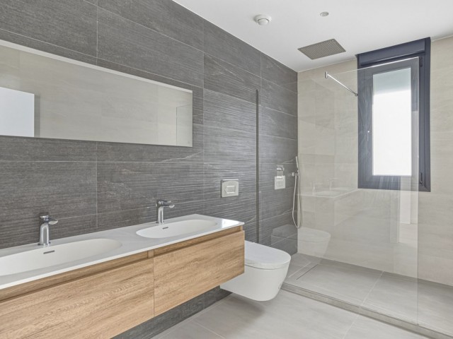 Villa avec 4 Chambres  à Elviria