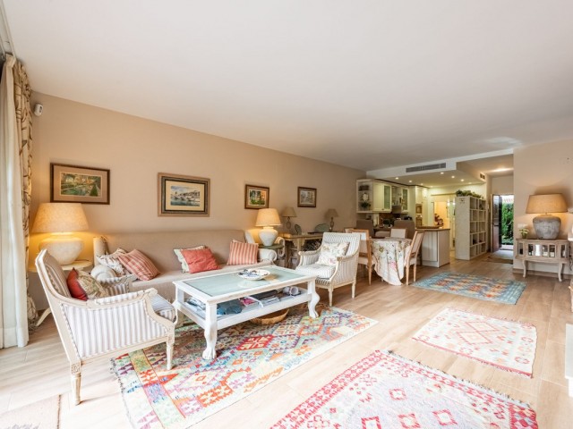 Villa con 3 Dormitorios  en Nagüeles