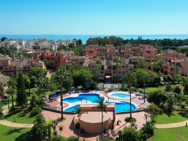 Apartment, Hacienda del Sol, R5182555