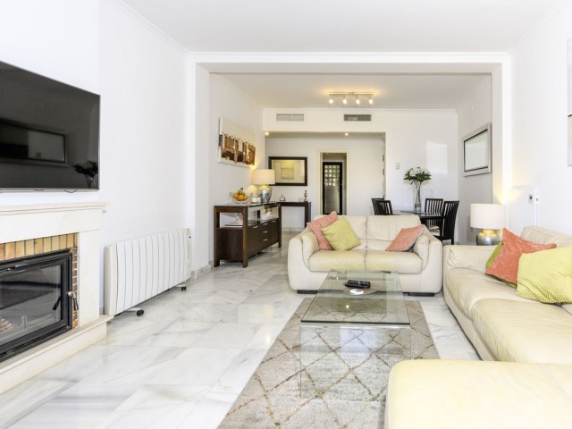 Apartment, Hacienda del Sol, R5182555