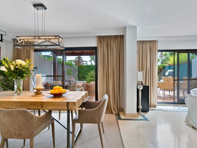 4 Bedrooms Townhouse in San Pedro de Alcántara