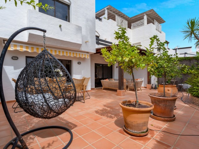 4 Bedrooms Townhouse in San Pedro de Alcántara