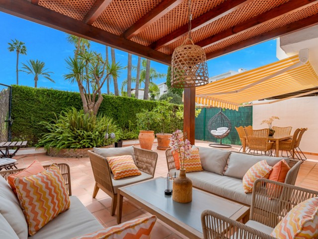 4 Bedrooms Townhouse in San Pedro de Alcántara