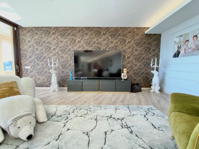 4 Bedrooms Apartment in Benahavís