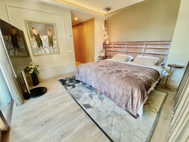 4 Bedrooms Apartment in Benahavís