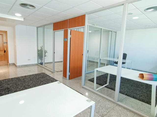 Commercial, Puerto Banús, R5184088