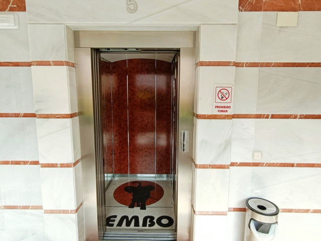 Commercial in Puerto Banús