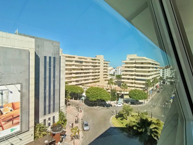 Commercial in Puerto Banús