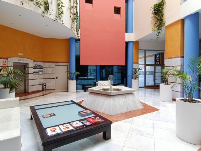 Commercial in Puerto Banús