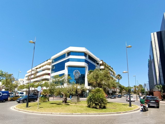 Commercial in Puerto Banús
