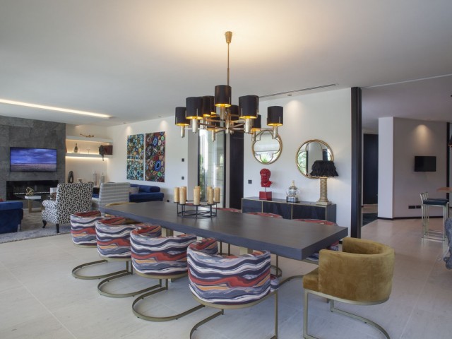 7 Soveroms Villa i Nueva Andalucía