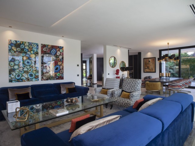 7 Soveroms Villa i Nueva Andalucía