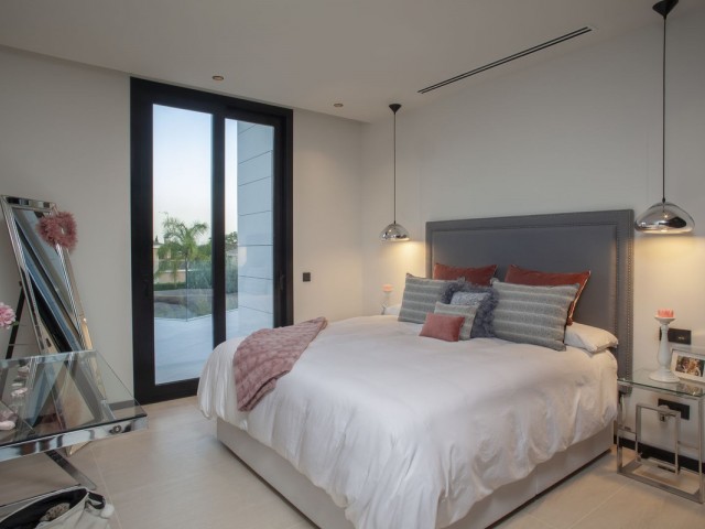 7 Soveroms Villa i Nueva Andalucía