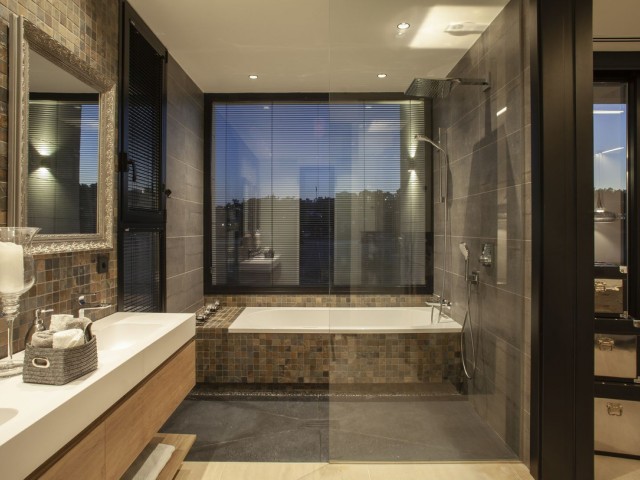 7 Soveroms Villa i Nueva Andalucía