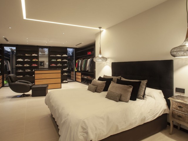 7 Soveroms Villa i Nueva Andalucía