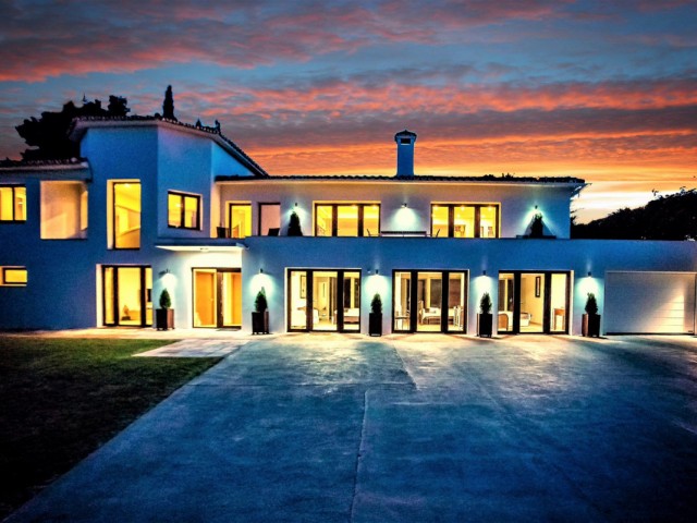 8 Bedrooms Villa in San Pedro de Alcántara