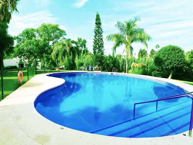 4 Bedrooms Townhouse in Diana Park