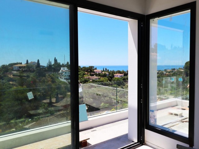 4 Soveroms Villa i Elviria