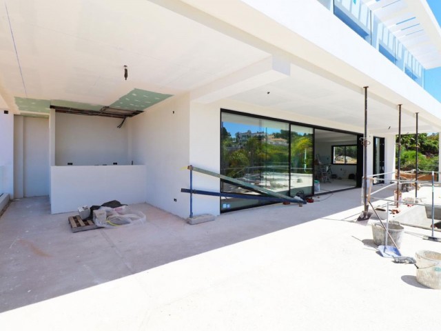 4 Bedrooms Villa in Elviria