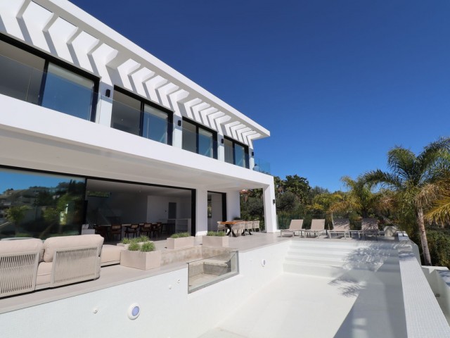 4 Schlafzimmer Villa in Elviria
