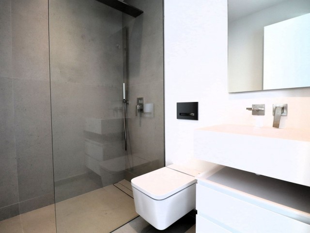 4 Schlafzimmer Villa in Elviria