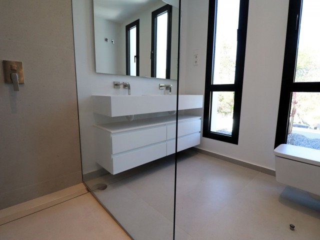 4 Schlafzimmer Villa in Elviria