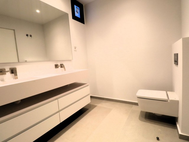 4 Schlafzimmer Villa in Elviria