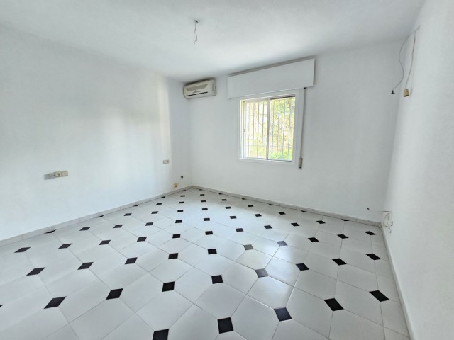 3 Slaapkamer Rijtjeshuis in El Chaparral