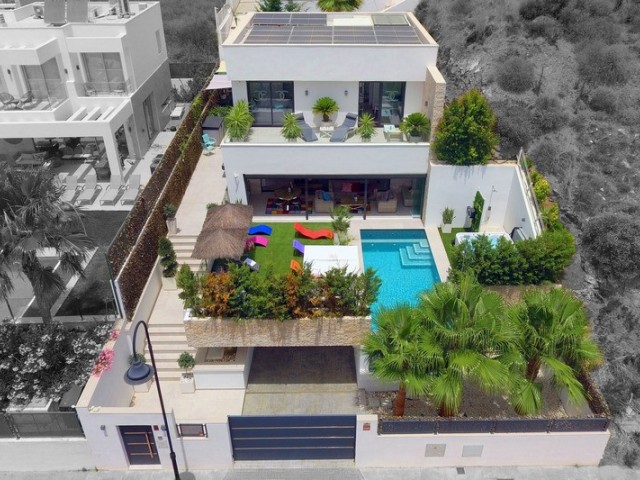 5 Bedrooms Villa in La Cala de Mijas