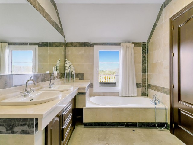 6 Bedrooms Villa in La Cala Golf