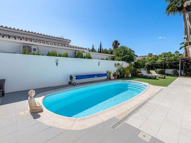 3 Bedrooms Villa in Costalita