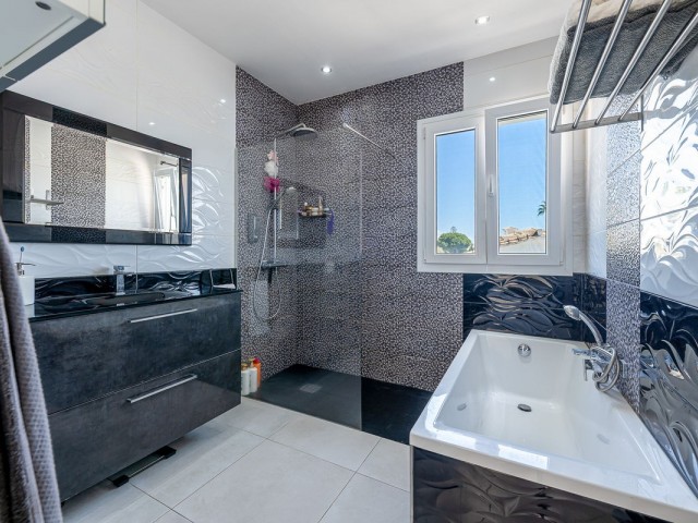 3 Bedrooms Villa in Costalita