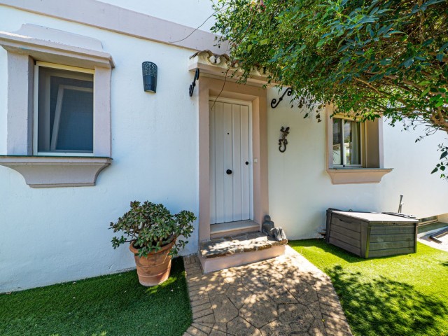 4 Soveroms Villa i Estepona