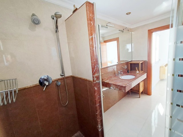 Villa avec 5 Chambres  à Benalmadena
