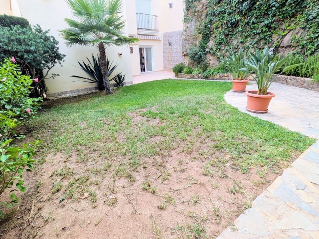 2 Bedrooms Apartment in Benahavís