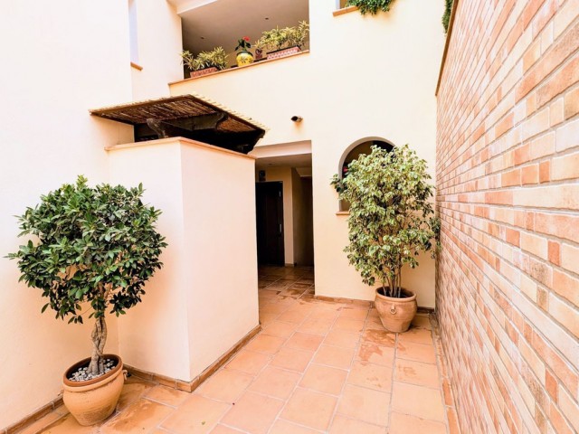 2 Bedrooms Apartment in Benahavís