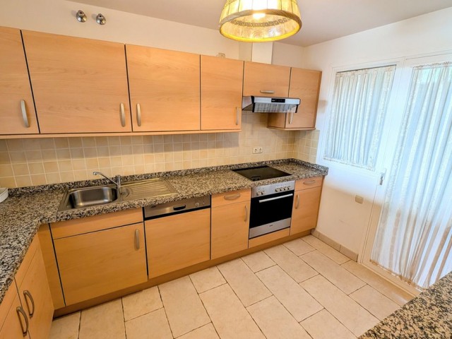 2 Bedrooms Apartment in Benahavís