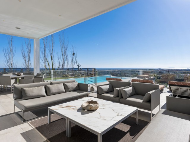 7 Bedrooms Villa in Benahavís