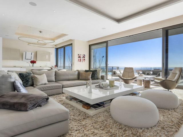 7 Bedrooms Villa in Benahavís