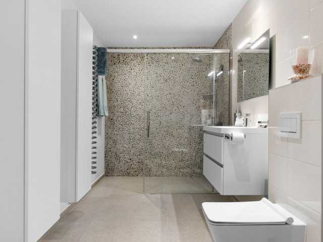 7 Bedrooms Villa in Benahavís