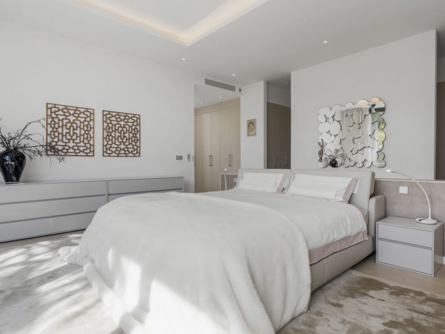 7 Soveroms Villa i Benahavís