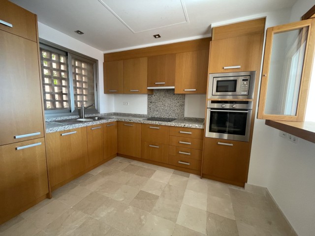 5 Bedrooms Townhouse in Riviera del Sol