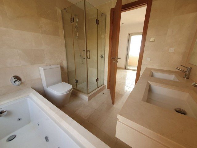 5 Bedrooms Townhouse in Riviera del Sol