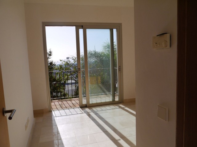 5 Bedrooms Townhouse in Riviera del Sol