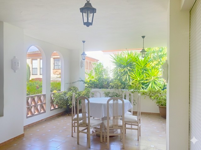 Villa avec 4 Chambres  à Guadalmina Alta