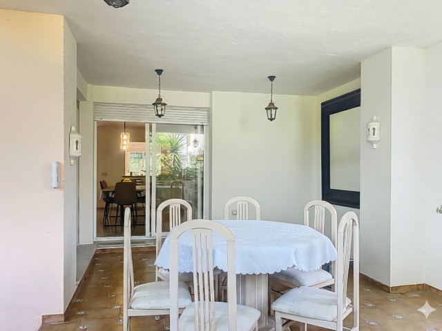 Villa avec 4 Chambres  à Guadalmina Alta