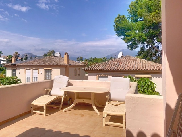 Villa avec 4 Chambres  à Guadalmina Alta